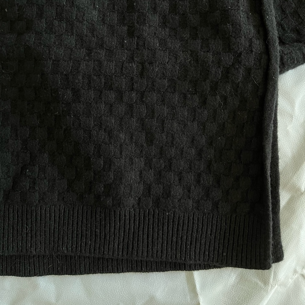 Black 100% wool scarf